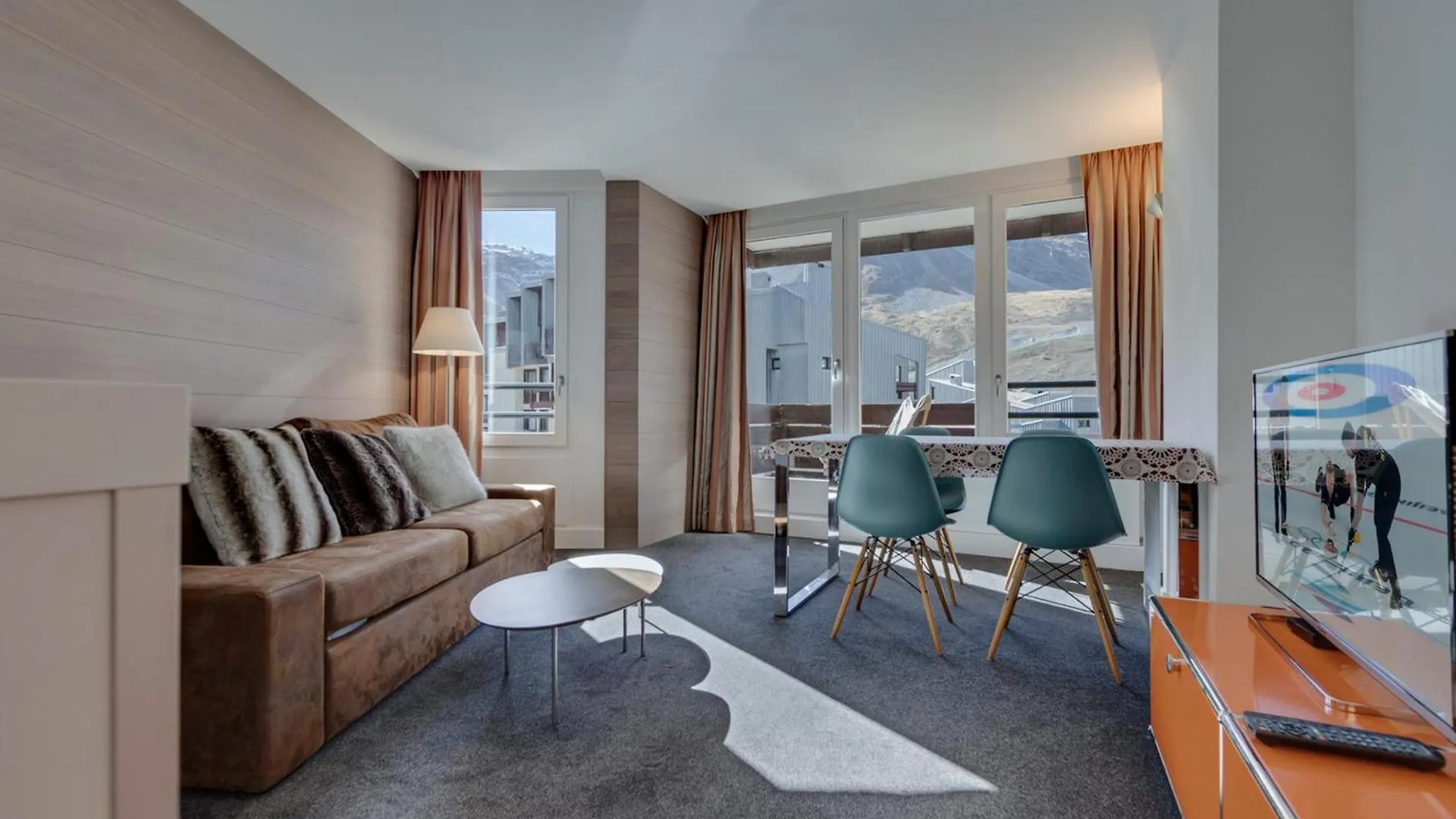 Appartement Familial Au Pied Des Pistes Avec Balcon Et Services Inclus A Tignes Val Claret - Fr-1-641-12