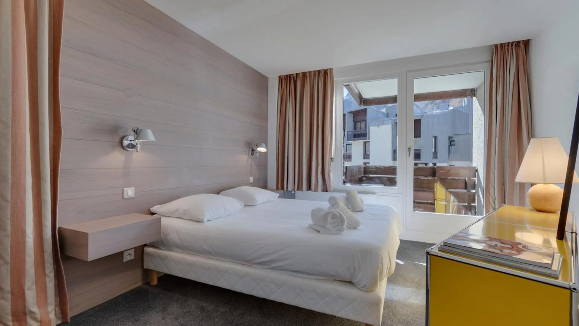 Appartement Familial Au Pied Des Pistes Avec Balcon Et Services Inclus A Tignes Val Claret - Fr-1-641-12